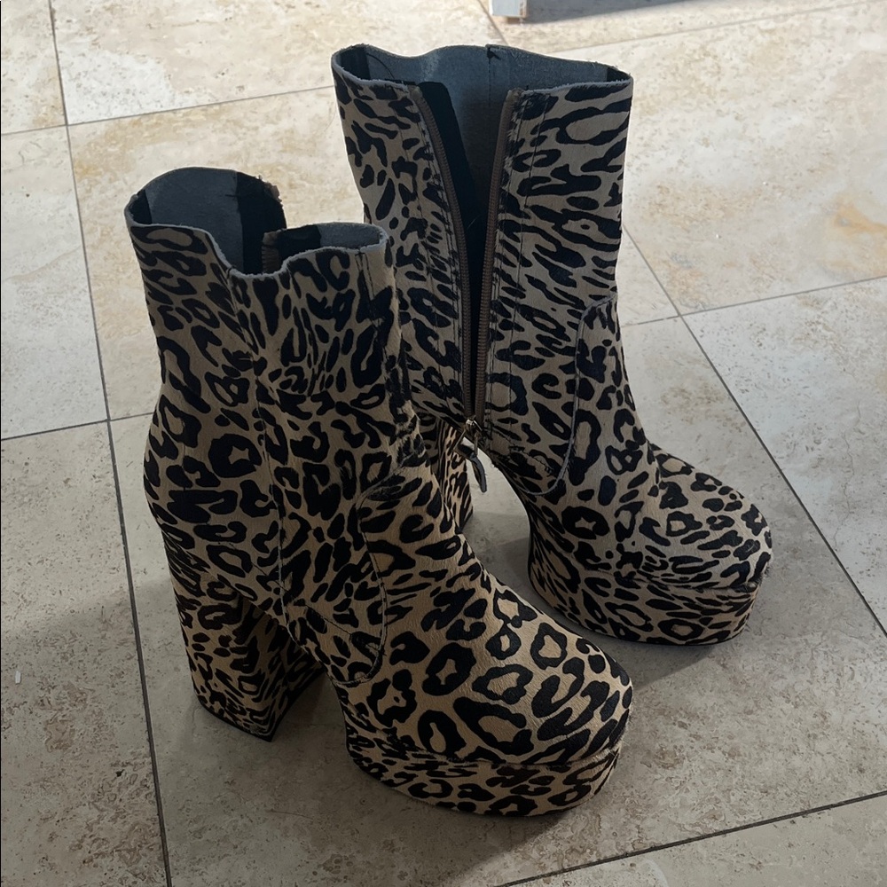 Topshop Leopard Print Platform Boots - Picture 2 of 6